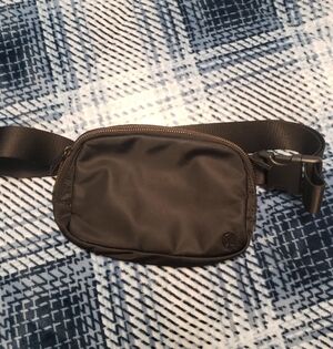 lululemon athletica Black everywhere Belt Bag 1L